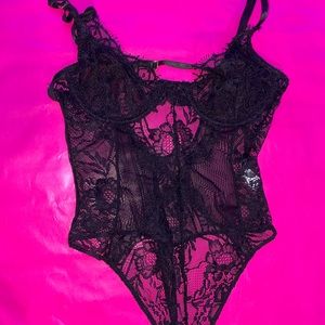 Lace bodysuit ✨